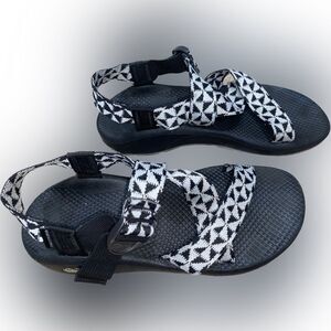 Chaco Women’s Mega Z Cloud Sandal Black White Jacquard Size 10